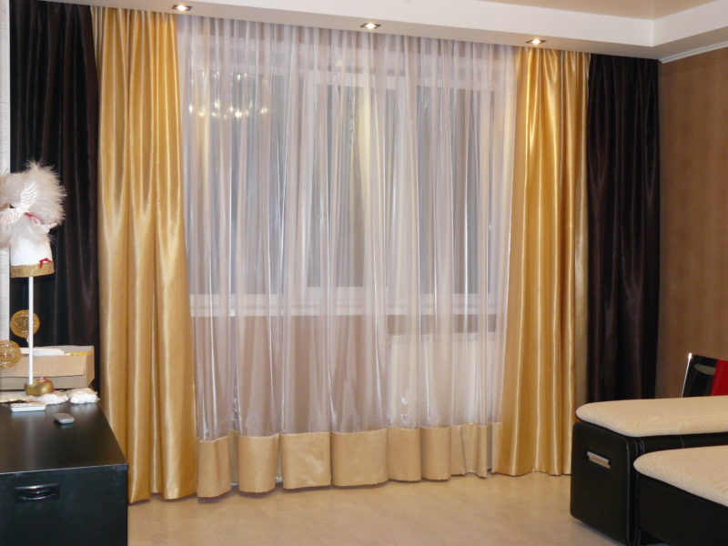 Модели коротких штор для гостиной и зала