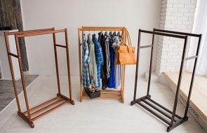 Деревянная напольная вешалка для одежды своими руками: креативные идеи + инструктаж по сборке
