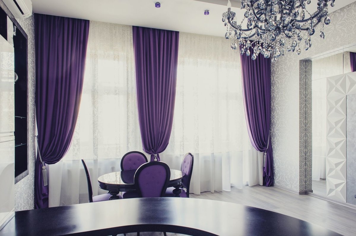 фиолетовые шторы в гостиную