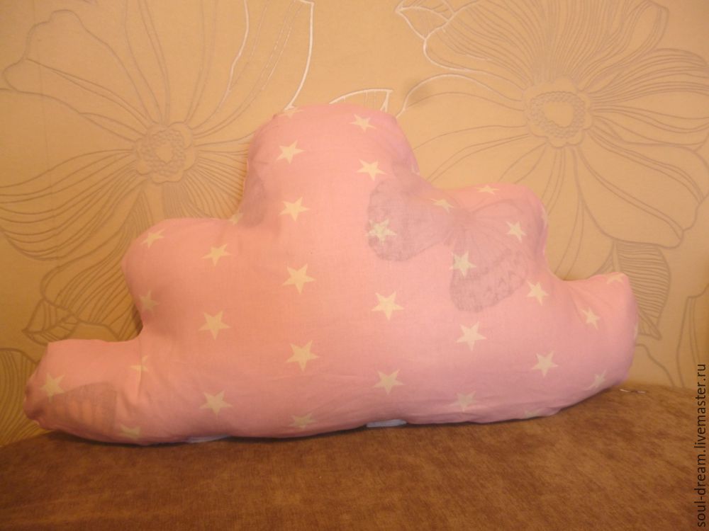 подушка облако розовая