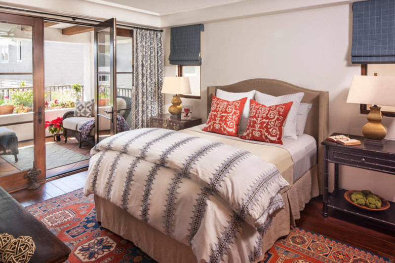 прикроватные классические коврики для спальни фото декор