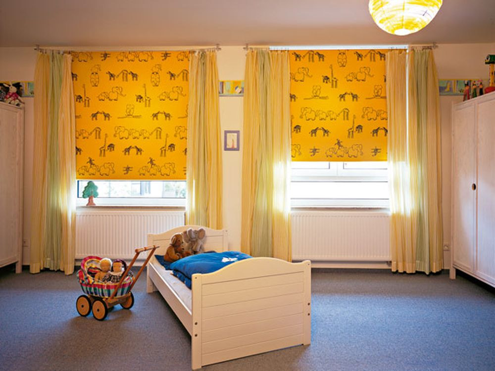 желтые шторы фото интерьера