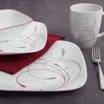 набор столовых тарелок для кухни декор идеи