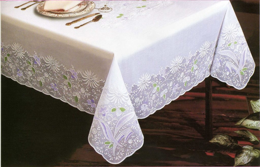 Цветная силиконовая скатерть на стол