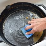 как очистить сковороду