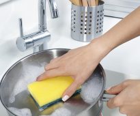 мытьё сковороды