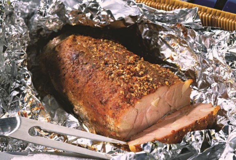 Мясо запеченное в духовке целым куском в фольге свинина рецепт с фото в духовке